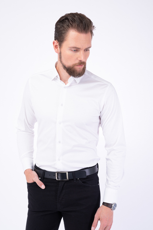 Elegantná košeľa  V priliehavom strihu