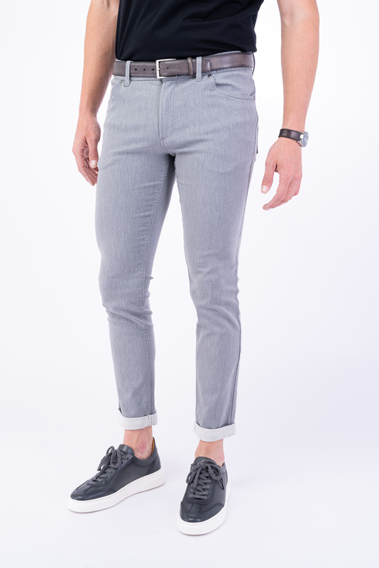 Jogg jeans  V priliehavom strihu
