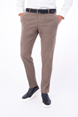 Strečové nohavice V priliehavom strihu Strečové nohavice V priliehavom strihu