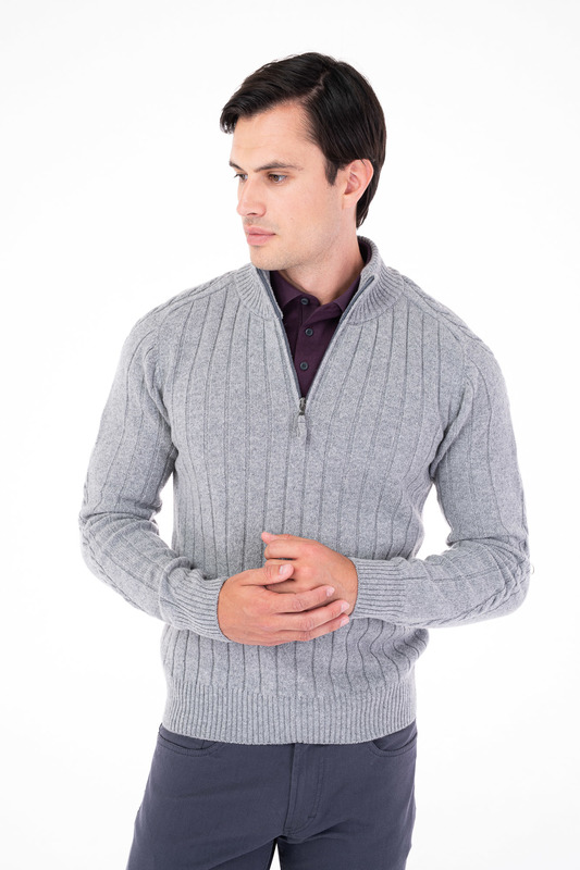 Vlnený sveter s kašmírom V pohodlnom strihu
