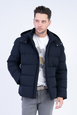 Perová prešívaná bunda V pohodlnom strihu Perová prešívaná bunda V pohodlnom strihu