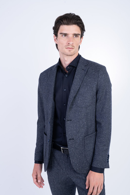 Vlnené sako V priliehavom strihu