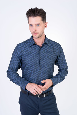 Bavlnená košeľa so vzorom V priliehavom strihu