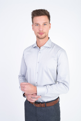 Bavlnená košeľa V pohodlnom strihu Bavlnená košeľa V pohodlnom strihu