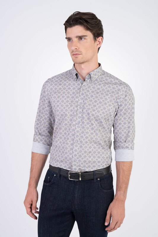 Bavlnená košeľa so vzorom V pohodlnom strihu