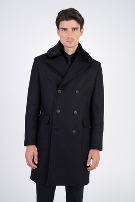 Dvojradový vlnený plášť V pohodlnom strihu