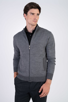 Sveter z merino vlny V pohodlnom strihu