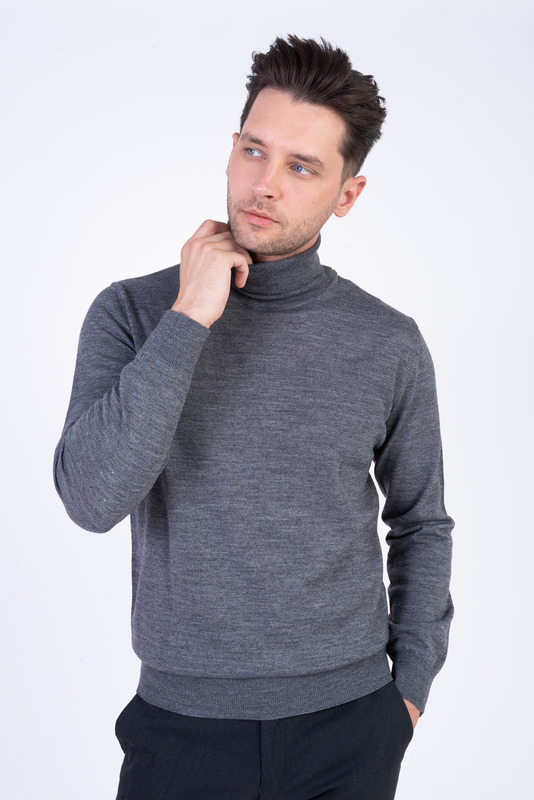 Sveter z merino vlny V pohodlnom strihu