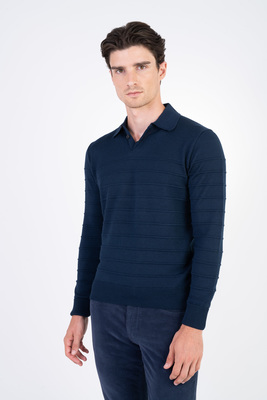 Sveter z merino vlny V pohodlnom strihu Sveter z merino vlny V pohodlnom strihu