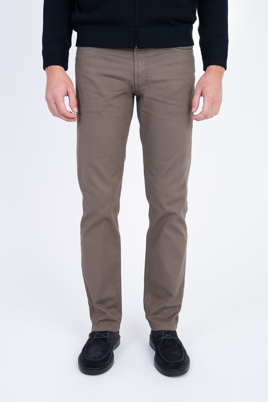 Strečové džínsy V priliehavom strihu