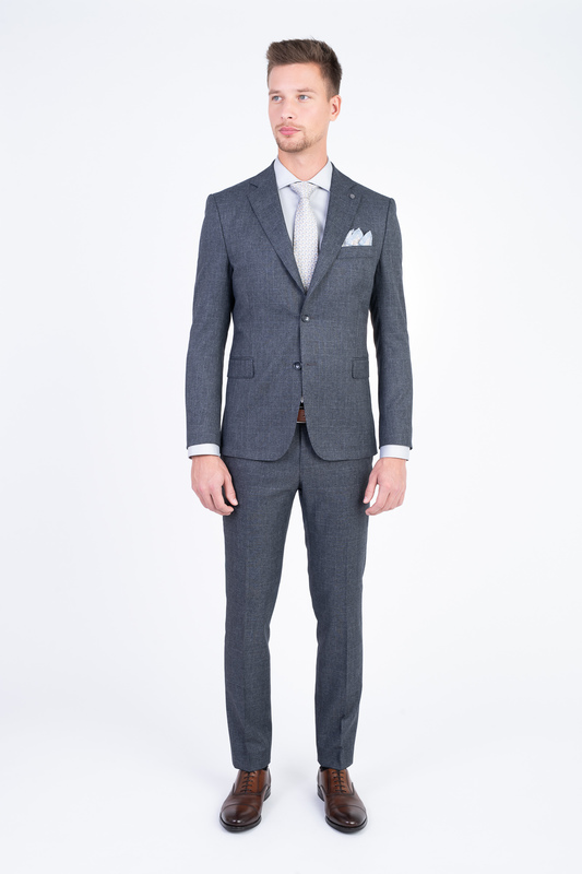 Vlnený oblek s kockovaným vzorom V priliehavom strihu