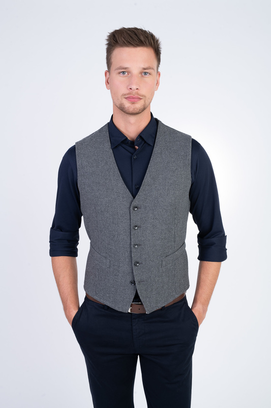 Strečová vesta V priliehavom strihu