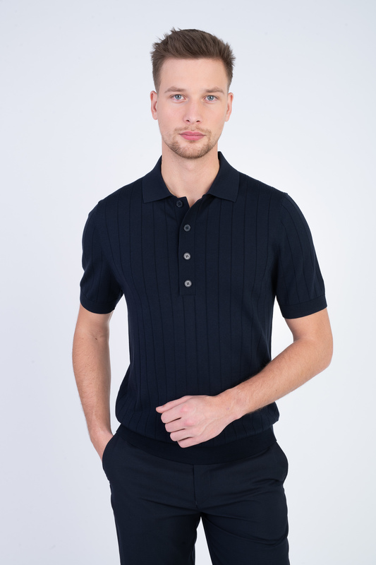 Pletené polo s hodvábom V priliehavom strihu