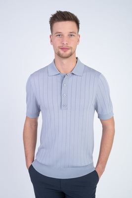 Pletené polo s hodvábom V priliehavom strihu