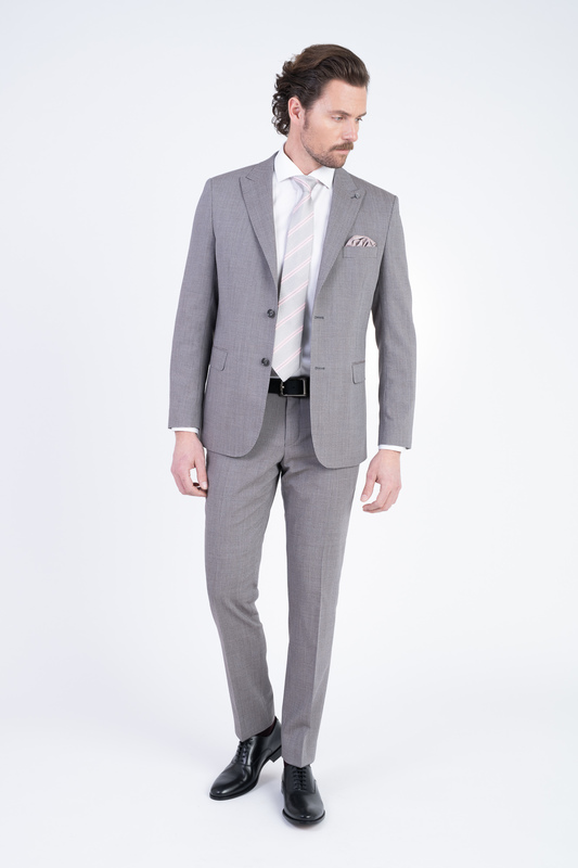 Károvaný strečový oblek V pohodlnom strihu