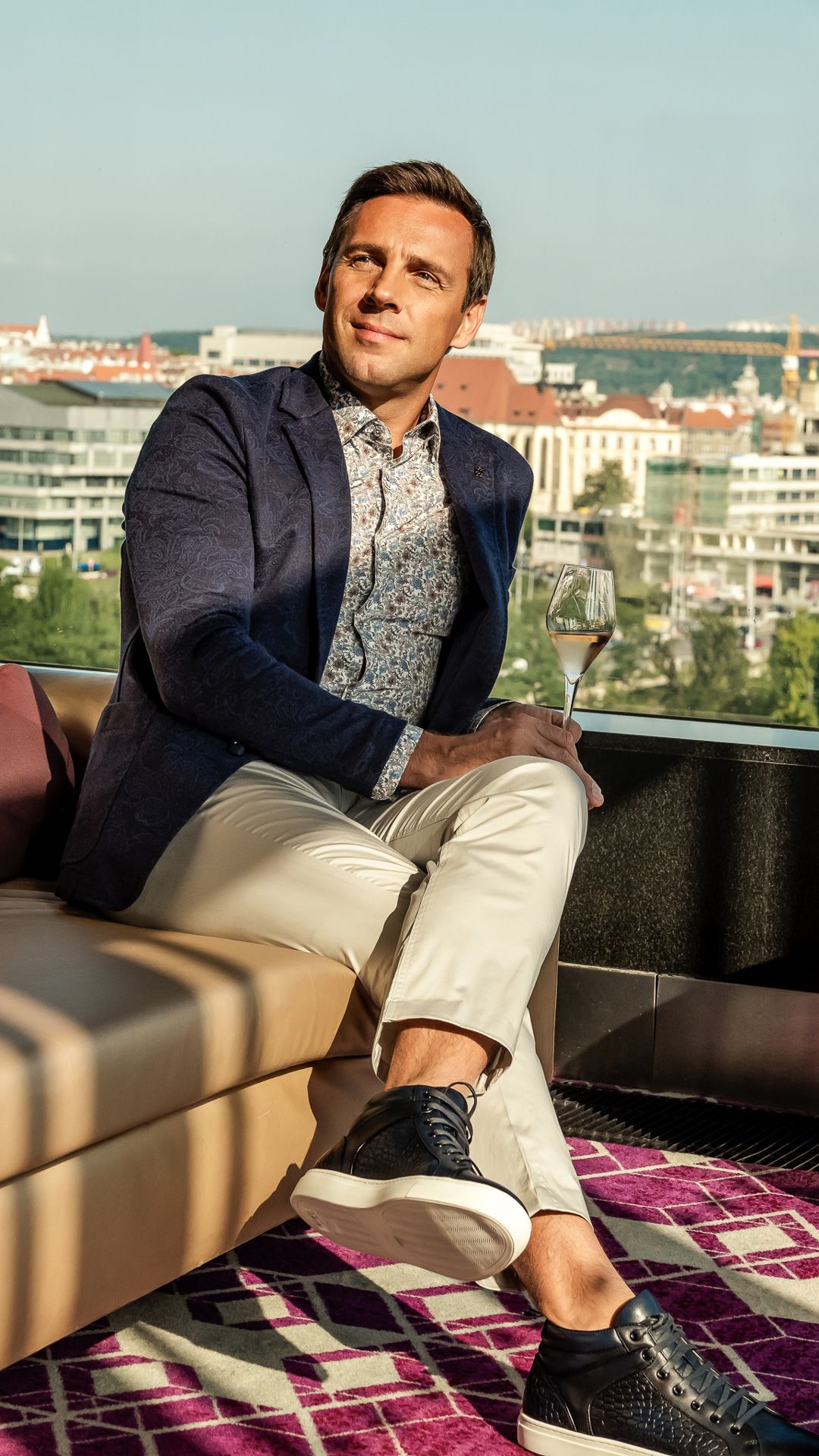 Tvárou novej kampane Blažek jar / leto 2020 je herec Roman Vojtek